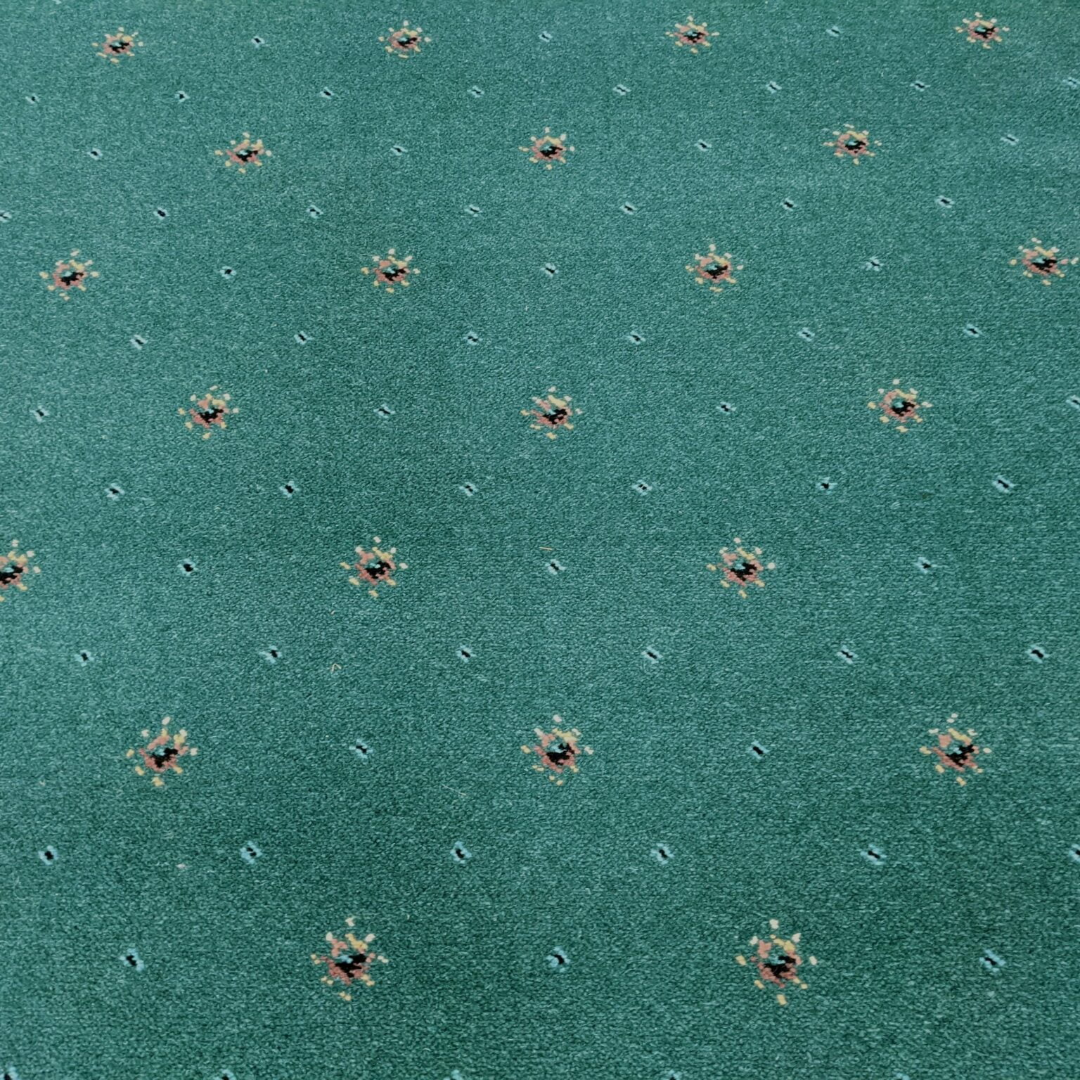 carpet-remnants-green-axminster-remnants-various-sizes-cc4u